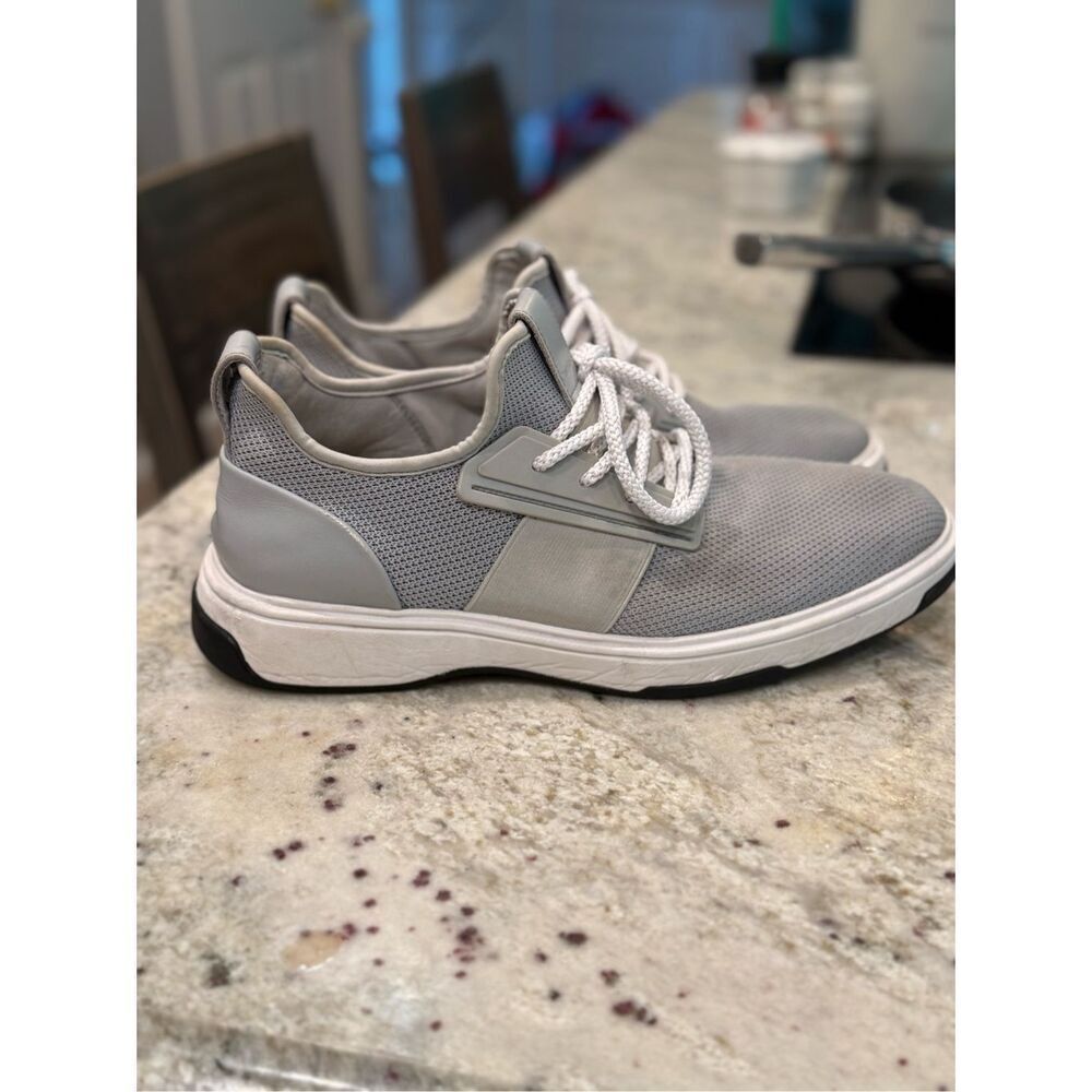 Calvin Klein Gray Mens Phyll Sneakers sz 9